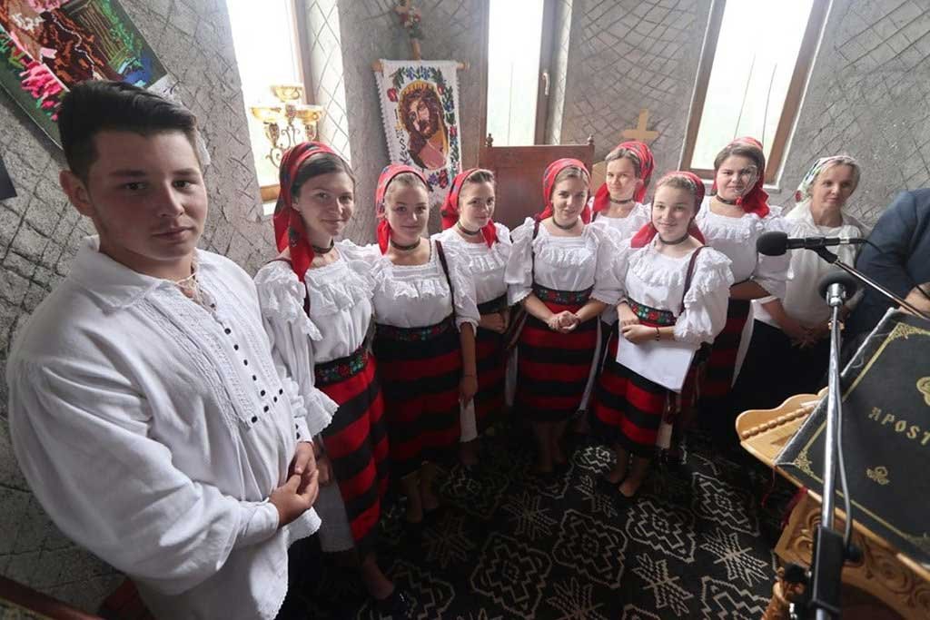 Slujiri şi binecuvântări arhierești în Duminica a cincea după Rusalii 121745