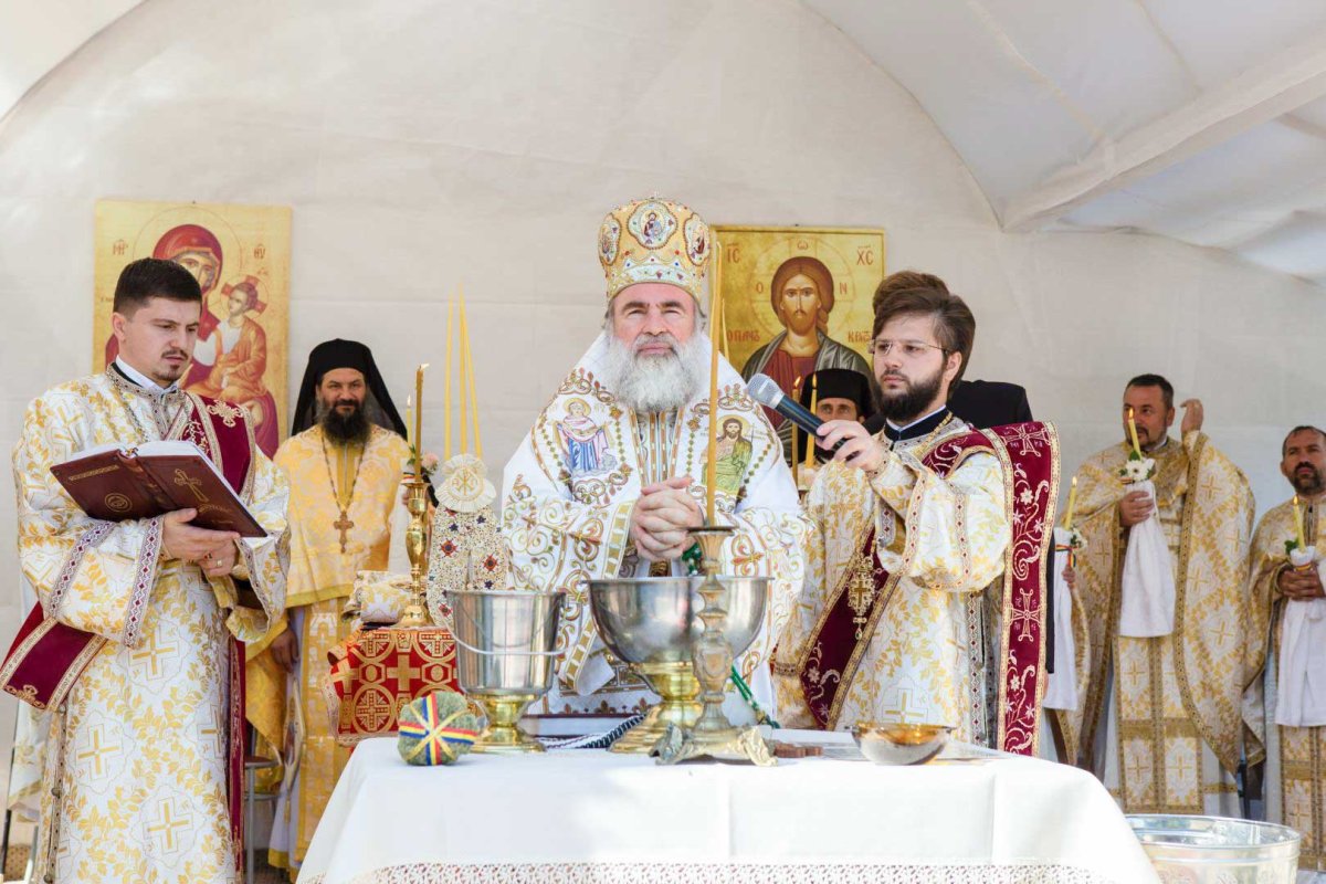 IPS Ioachim a sfinţit aşezământul social-filantropic al Parohiei Cernu 121845