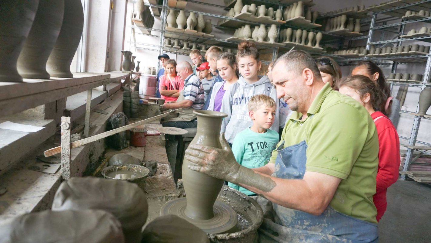 La Mănăstirea Putna s-a încheiat Şcoala de vară „Ţinutul lui Ştefan Vodă”, cu participanţi din Basarabia şi din România 121846