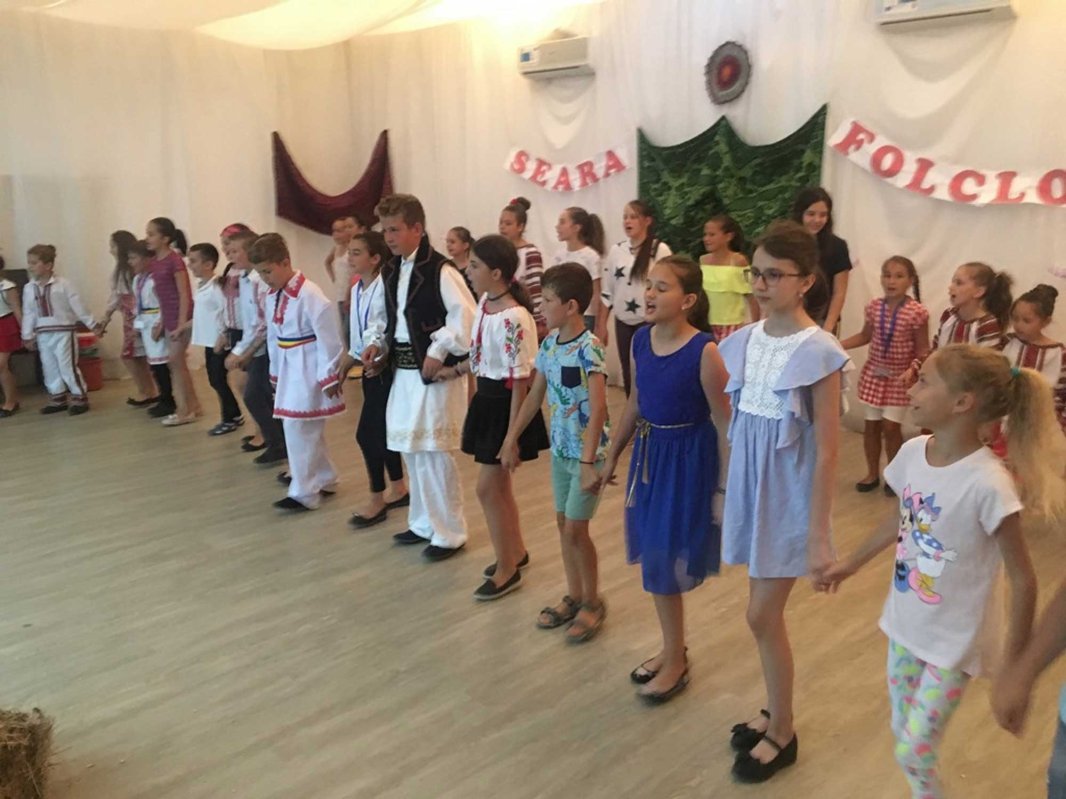 Măureni, gazda celei de-a VIII-a „Tabere din Inima Satului” 121810