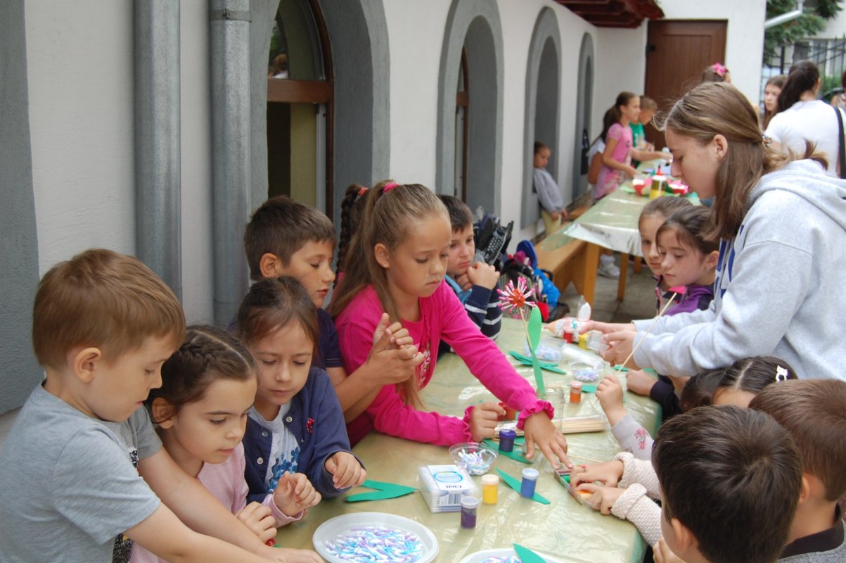 Școală de vară la o parohie din Suceava  121887