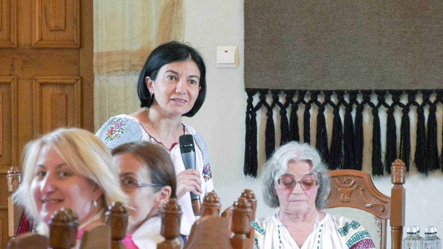 Conferinţa „Diaspora - Educaţie şi formare. AmbasaDOR de Bucovina” a ajuns la Putna 122047