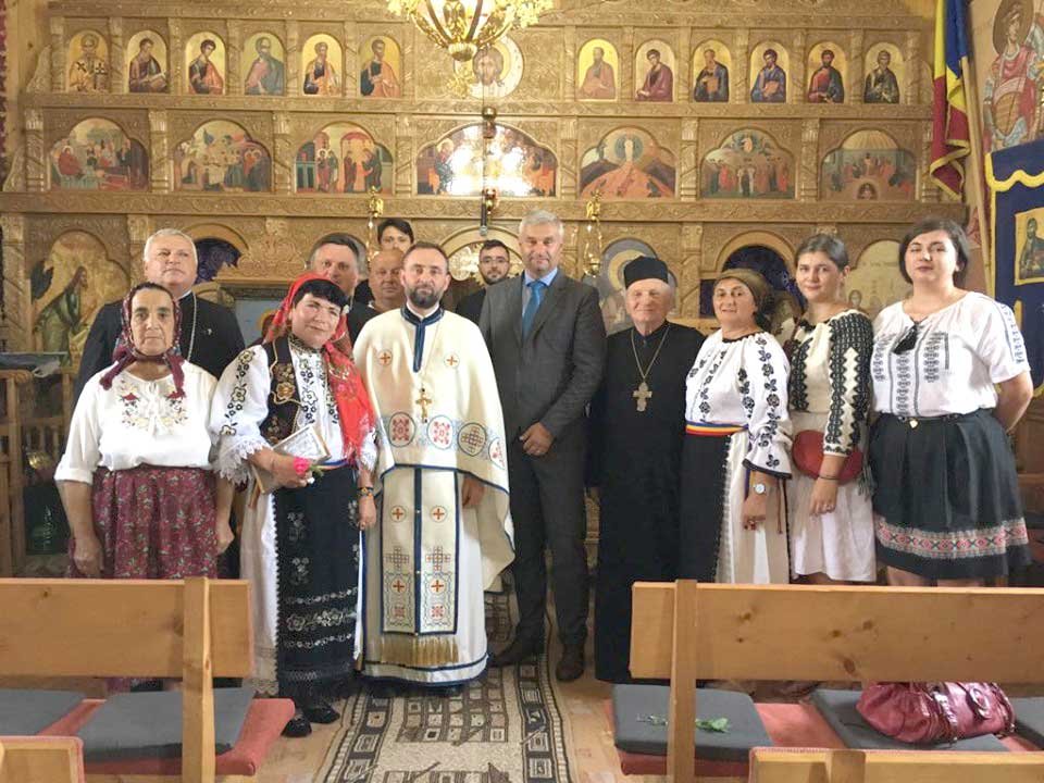 Sărbătoarea Portului Popular la Gădălin 122041