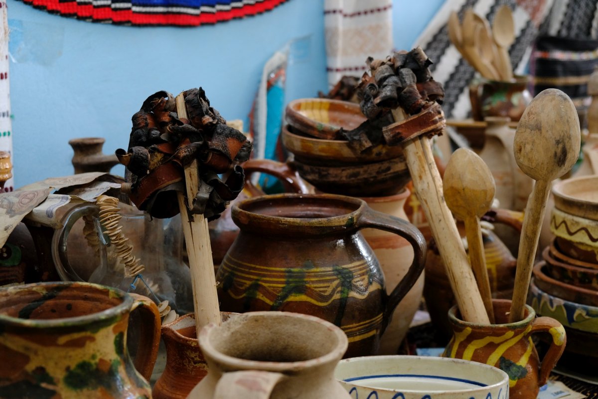 Dascălul care-și ține satul în propria-i matrice 122129