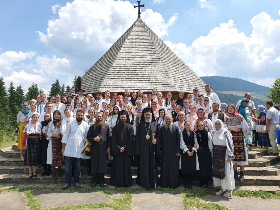 Înaltpreasfințitul Părinte Irineu, la hramul Mănăstirii Oașa 122167