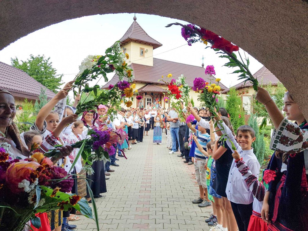 IPS Teofan a sfinţit noua casă praznicală a Parohiei „Sfântul Dimitrie” – Iorcani 122207