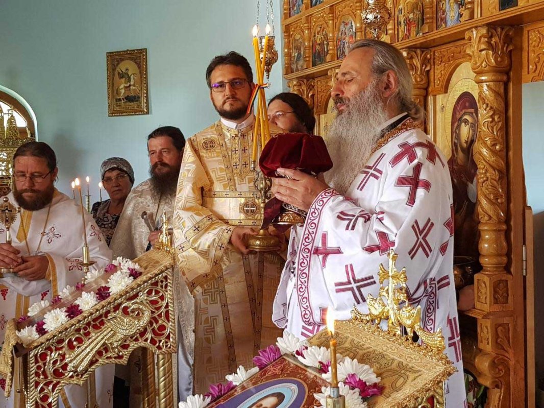 Schitul Valea Seacă şi-a sărbătorit hramul 122196