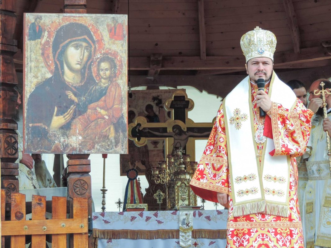 „Sfântul Pantelimon a înţeles că fără jertfă nu există bucurie, că fără sacrificiu nu există împliniri” 122190