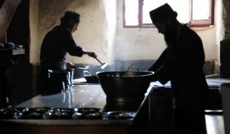 Perioadă de post spre cinstirea Născătoarei de Dumnezeu 122342