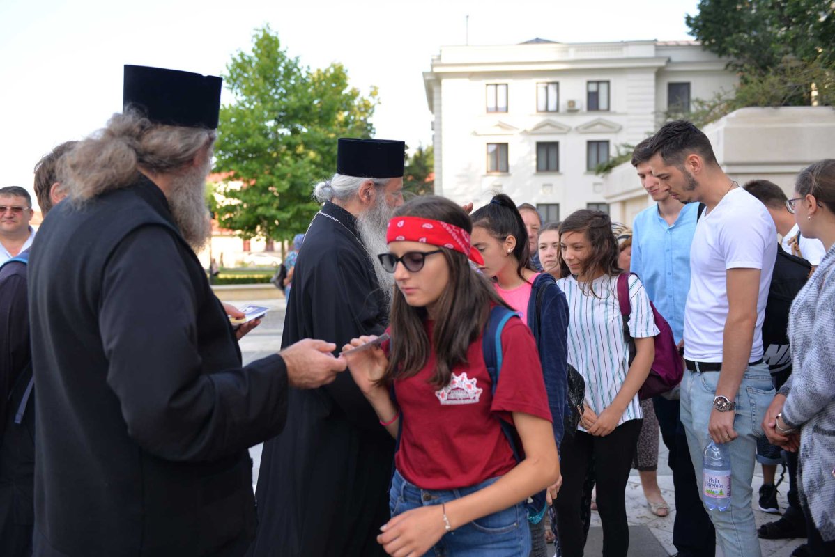A început pelerinajul pedestru „Pe urmele sfinţilor nemţeni” 2019 122509
