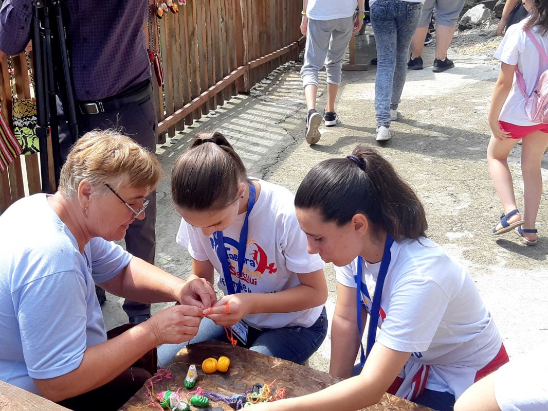 Copiii din Eftimie Murgu, păstrători ai tradițiilor înaintașilor 122476