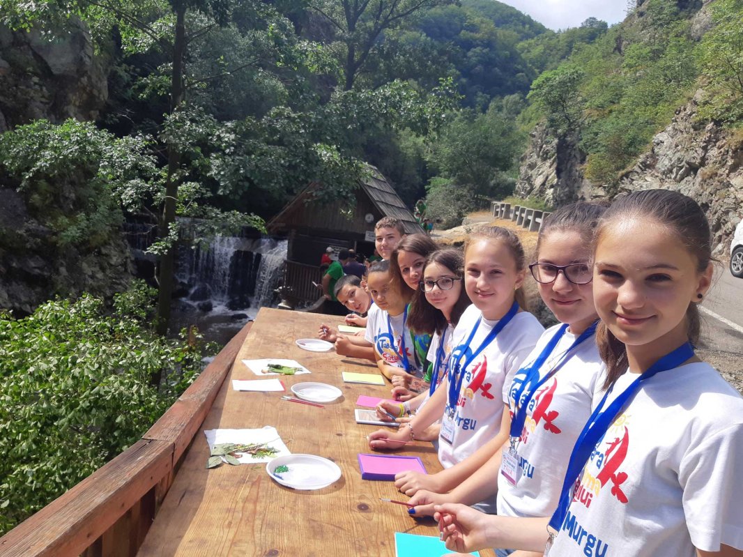 Copiii din Eftimie Murgu, păstrători ai tradițiilor înaintașilor 122479