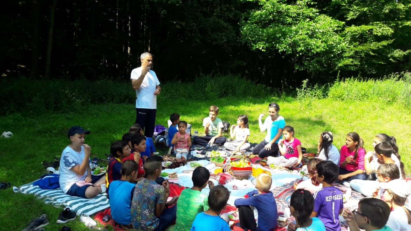 Proiectul „Școala din vatra satului” în parohii din județul Bacău 122437