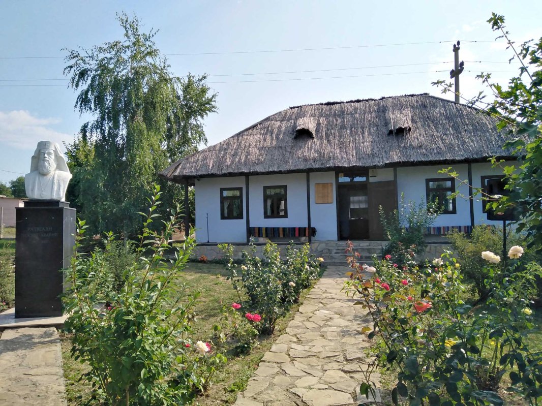 Slujba Parastasului pentru cel de-al cincilea patriarh al României 122493