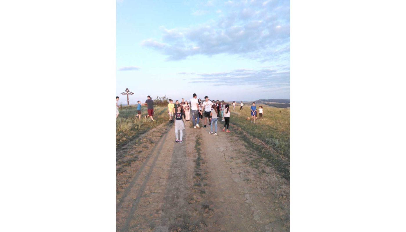 Activităţi pentru tinerii Eparhiei Huşilor 122590