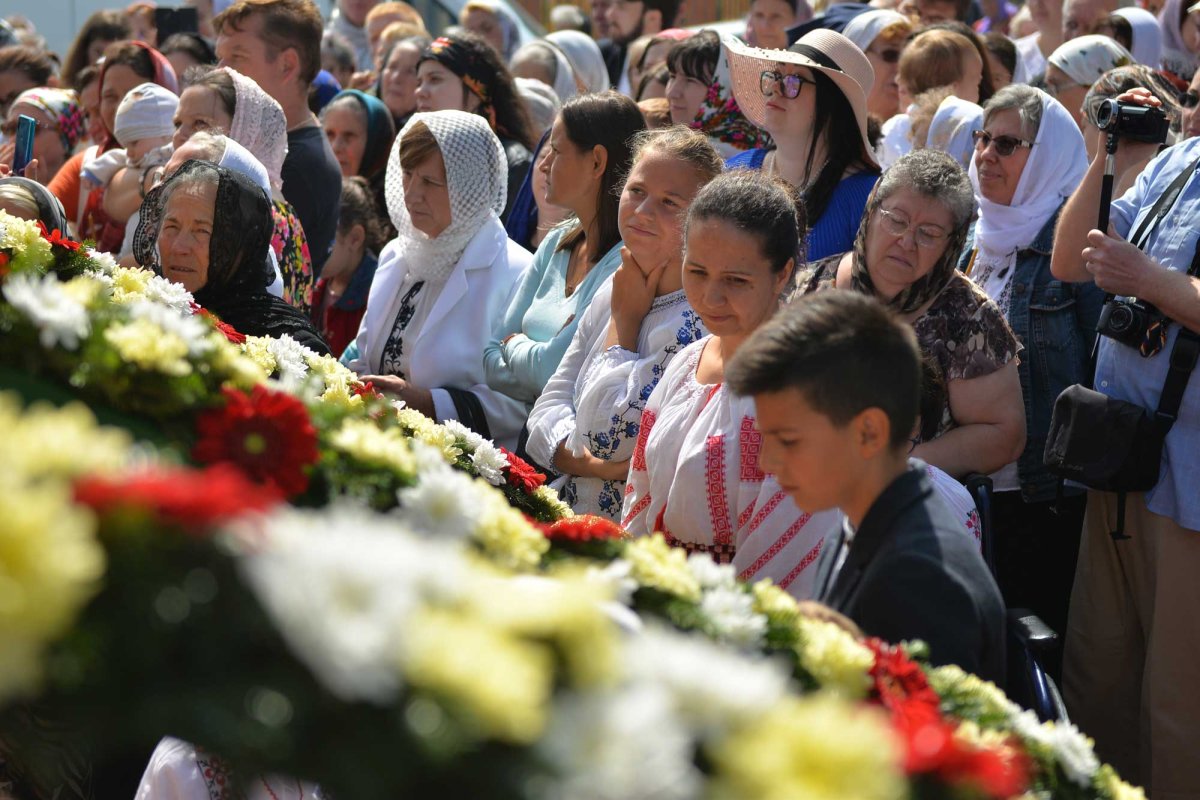 Biserica „Sfântul Ierarh Nicolae” din Botoşani a primit veşmântul sfinţirii 122753