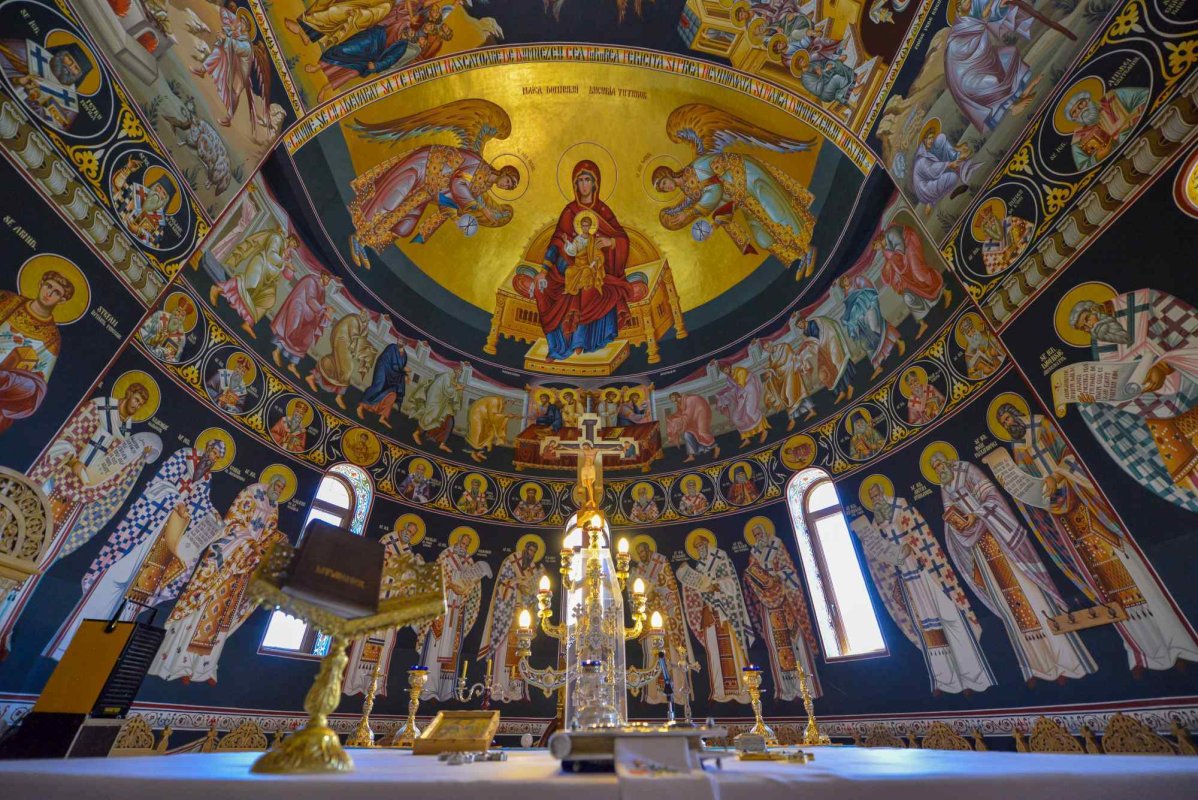 Monahul, „chemat să-I vorbească lui Dumnezeu despre oameni” 122711