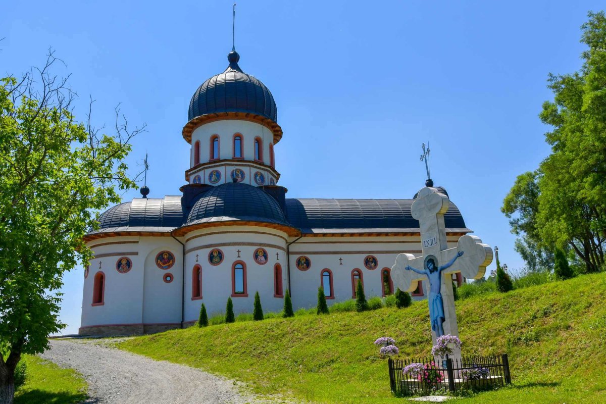 Monahul, „chemat să-I vorbească lui Dumnezeu despre oameni” 122714