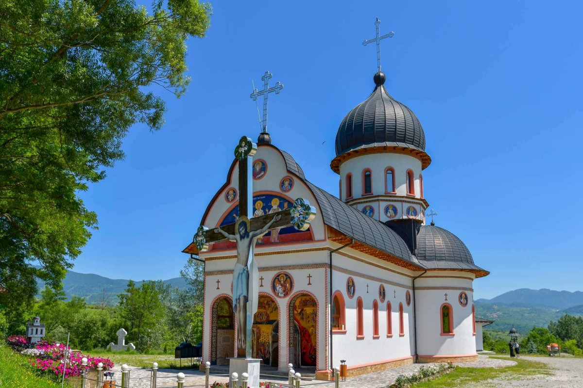 Monahul, „chemat să-I vorbească lui Dumnezeu despre oameni” 122717