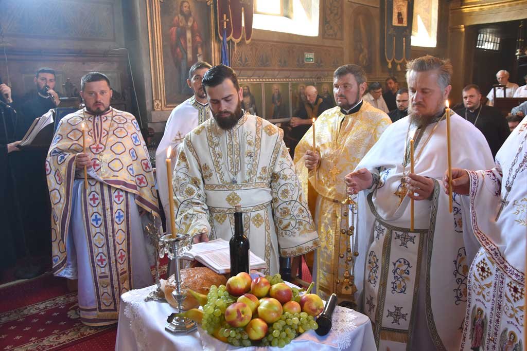 Tradițiile satului românesc, la Cercul pastoral Domașnea-Valea Cernei 122676