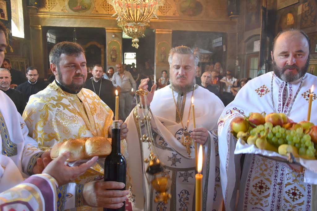 Tradițiile satului românesc, la Cercul pastoral Domașnea-Valea Cernei 122677