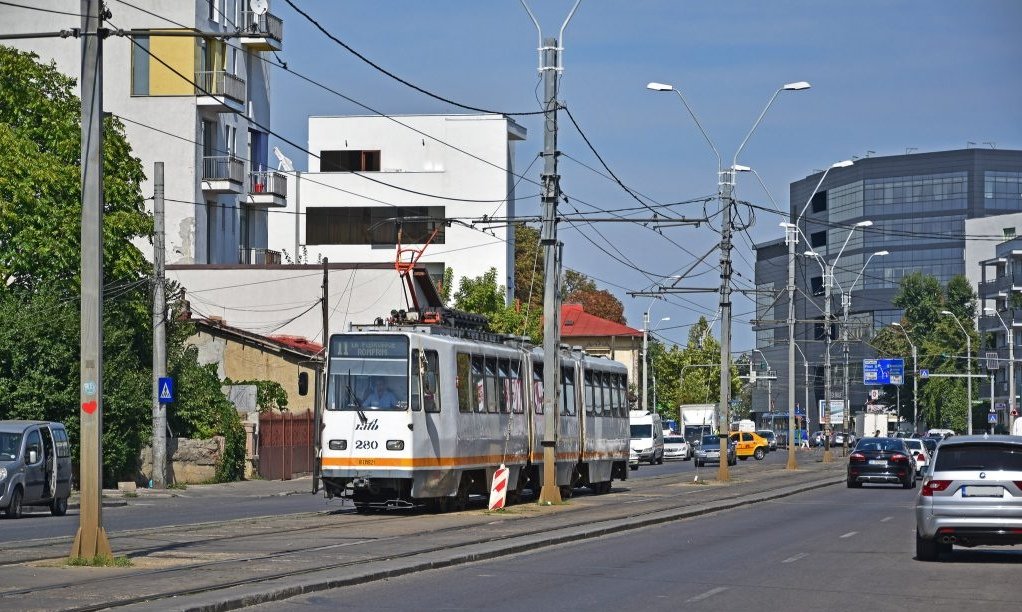 Tramvaie cu circulația suspendată 122746