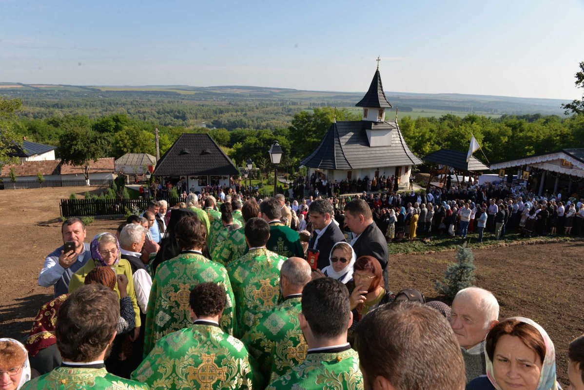 Mitropolitul Banatului a slujit la Crăiniceni 122925