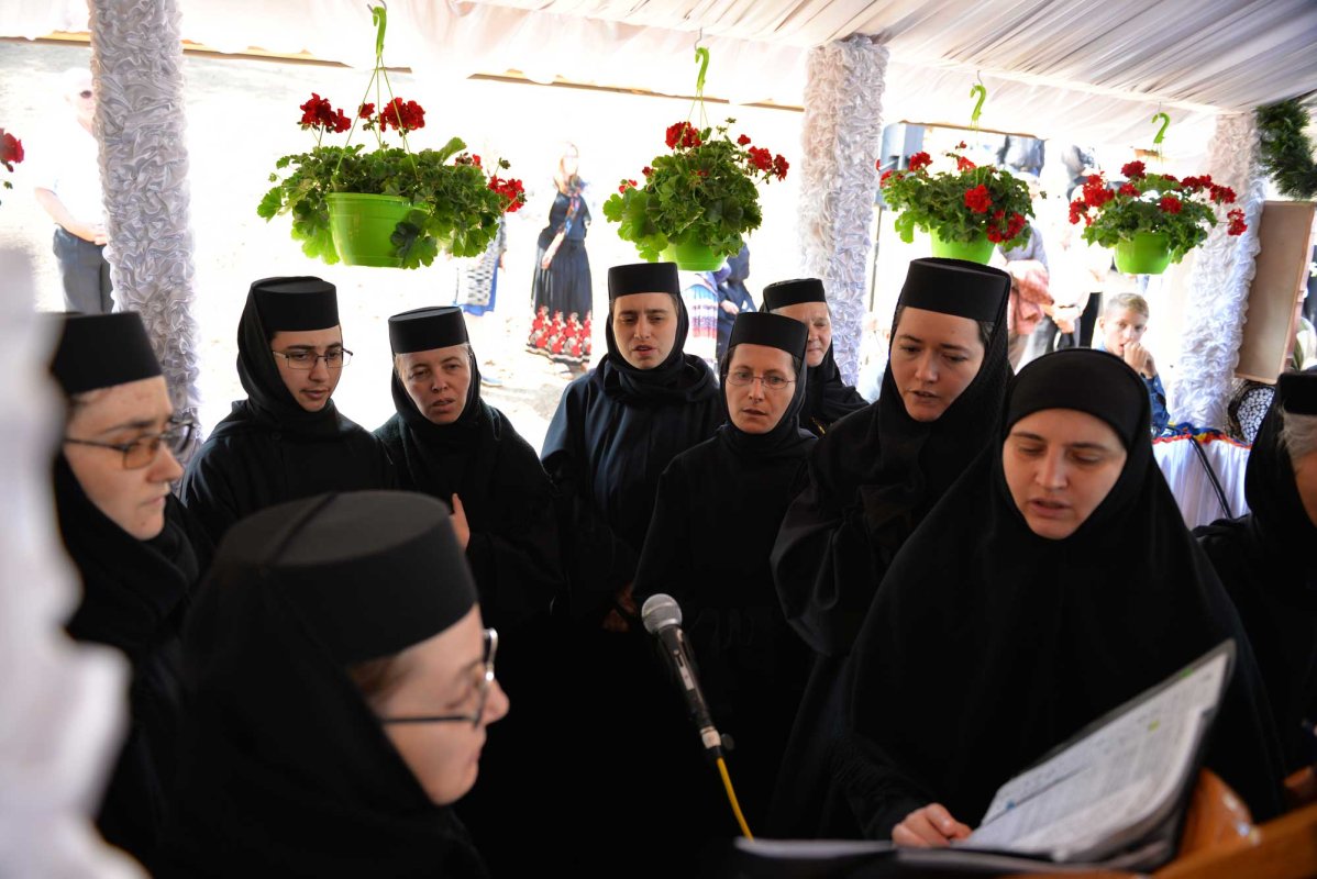 Mitropolitul Banatului a slujit la Crăiniceni 122927