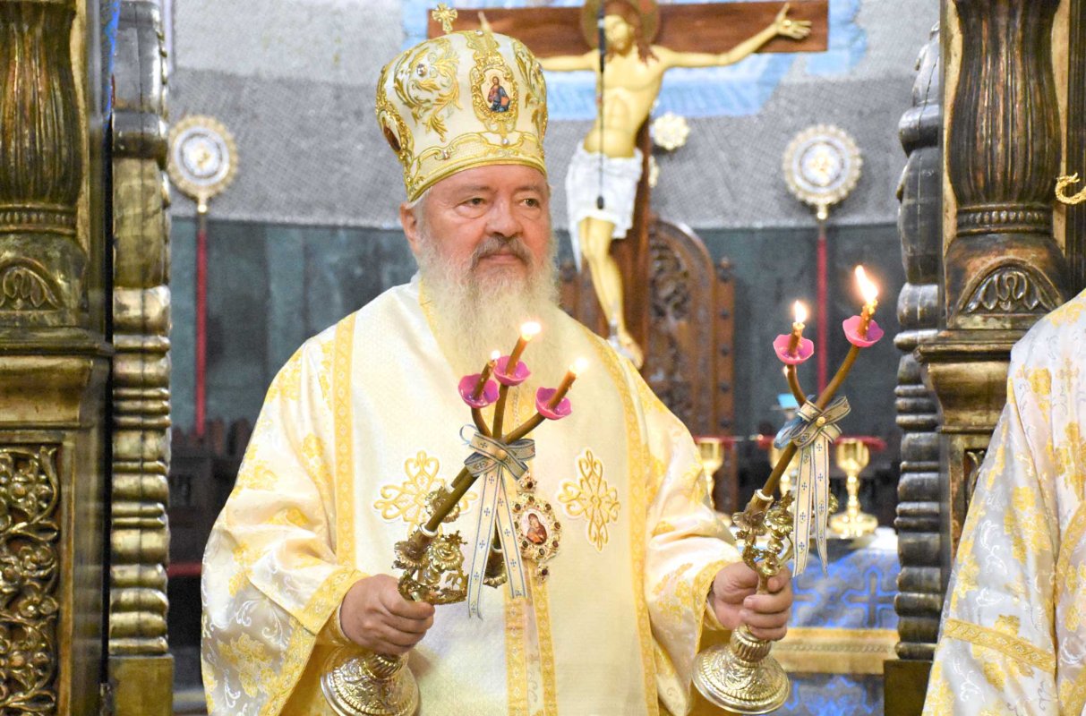 Slujiri arhierești în Duminica a VII-a după Rusalii 122870