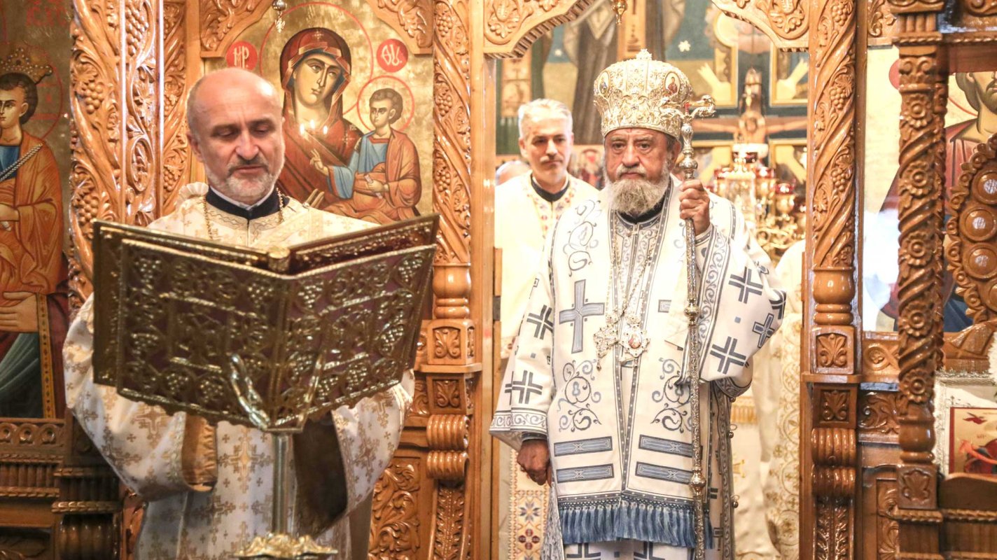 Slujiri arhierești în Duminica a VII-a după Rusalii 122875