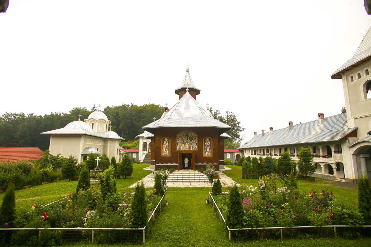 Slujiri arhierești în Duminica a VII-a după Rusalii 122877