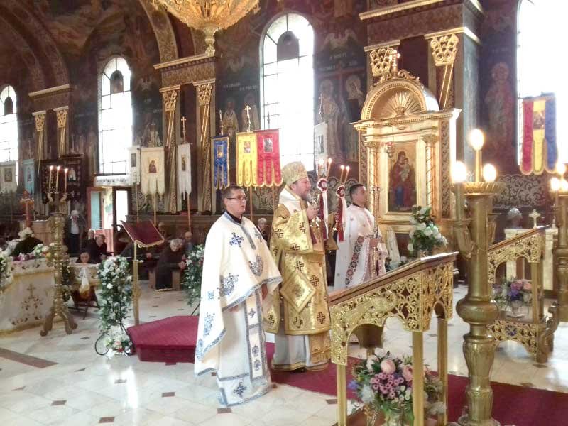 Slujiri arhierești în Duminica a VII-a după Rusalii 122891