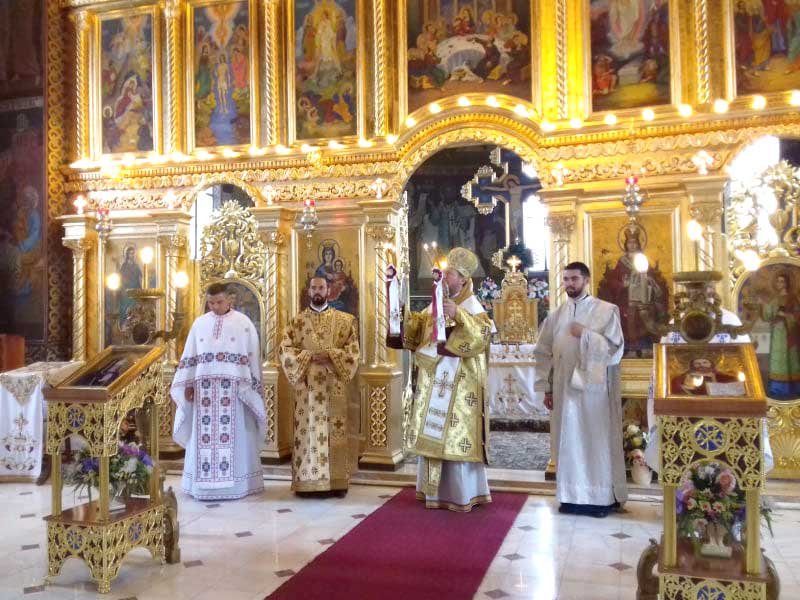 Slujiri arhierești în Duminica a VII-a după Rusalii 122892
