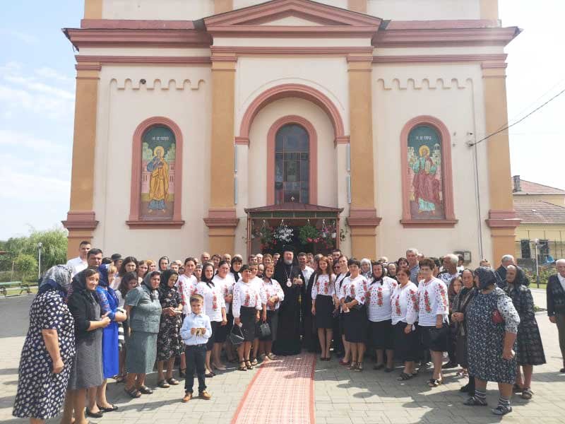 Slujiri arhierești în Duminica a VII-a după Rusalii 122893