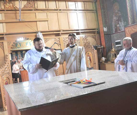 Slujiri arhierești în Duminica a VII-a după Rusalii 122909