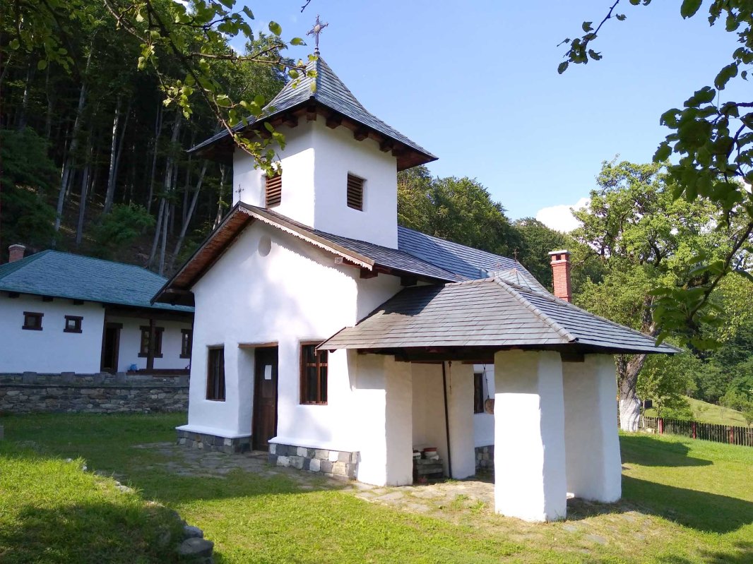 Tradiţie şi moştenire isihastă la Mănăstirea Lainici 122861