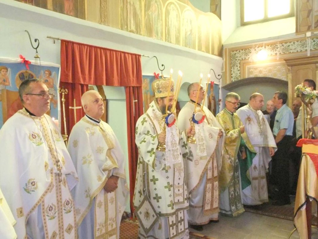 Bucurie frățească la Sălcița – un sat al codrenilor români din Voivodina 122985