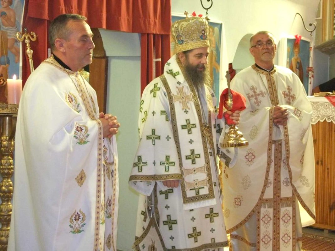 Bucurie frățească la Sălcița – un sat al codrenilor români din Voivodina 122986