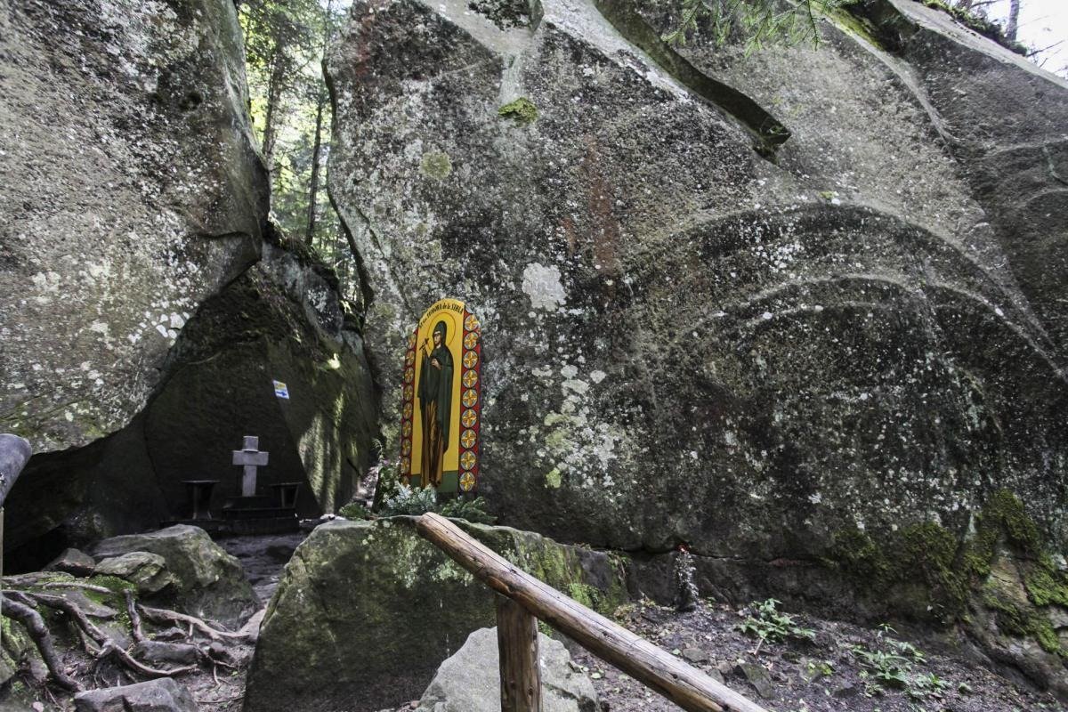 Peștera Sfintei Teodora de la Sihla, judeţul Neamţ 122943