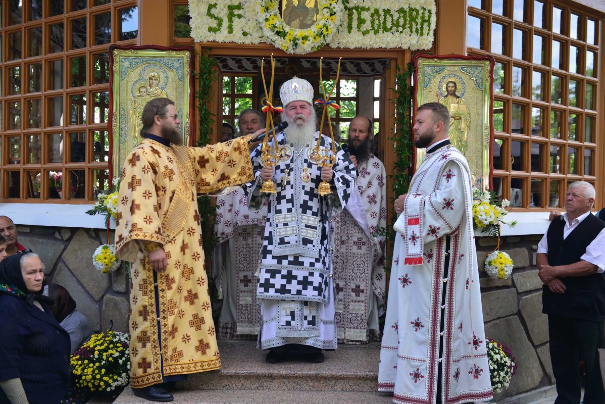 Slujbă arhierească la Mănăstirea Sihla 123008