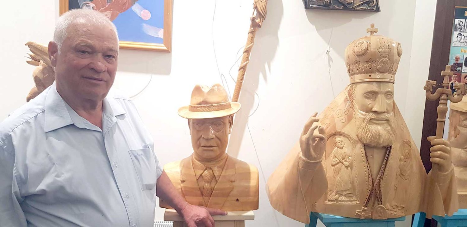 Expoziţia de sculptură „Debutul schimbării”, la Bacău 123108