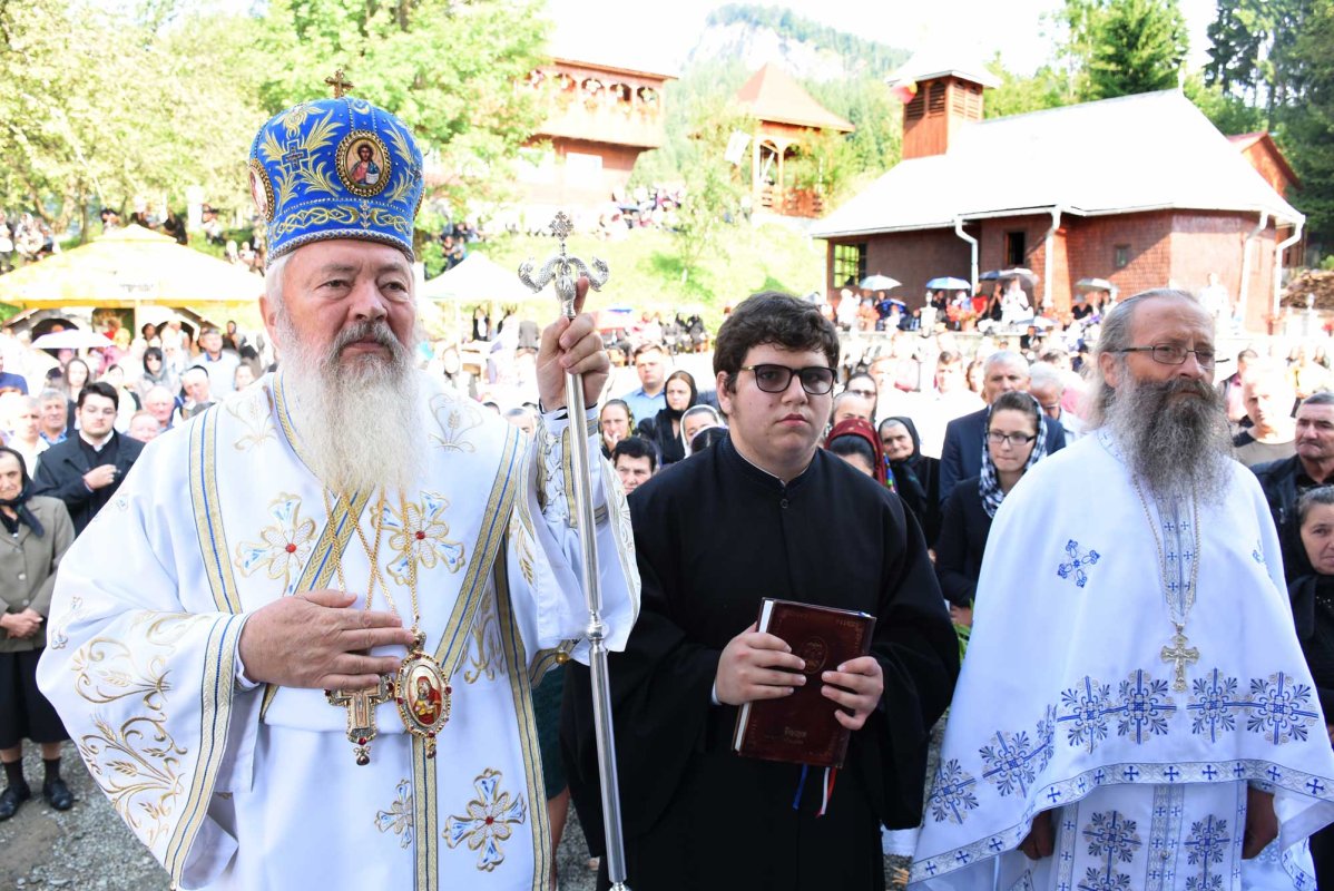 Slujiri arhierești la praznicul Schimbării la Față a lui Hristos 123059