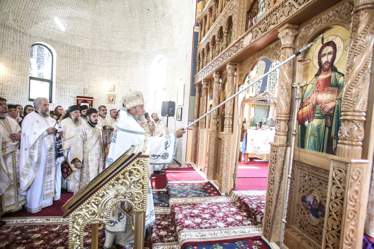 Slujiri arhierești la praznicul Schimbării la Față a lui Hristos 123065
