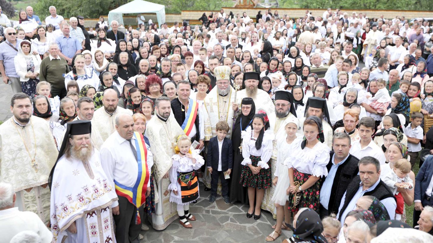 Slujiri arhierești la praznicul Schimbării la Față a lui Hristos 123079