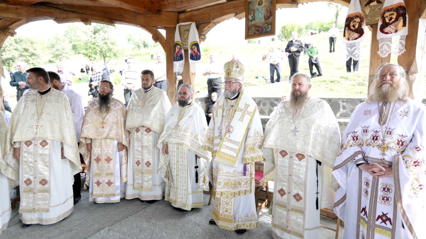 Slujiri arhierești la praznicul Schimbării la Față a lui Hristos 123081