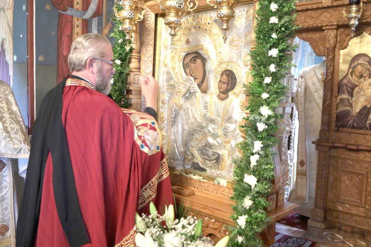 Slujiri arhierești la praznicul Schimbării la Față a lui Hristos 123082