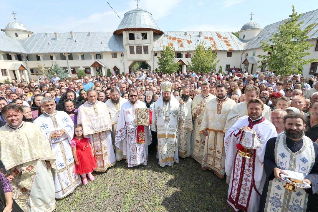 Slujiri arhierești la praznicul Schimbării la Față a lui Hristos 123091