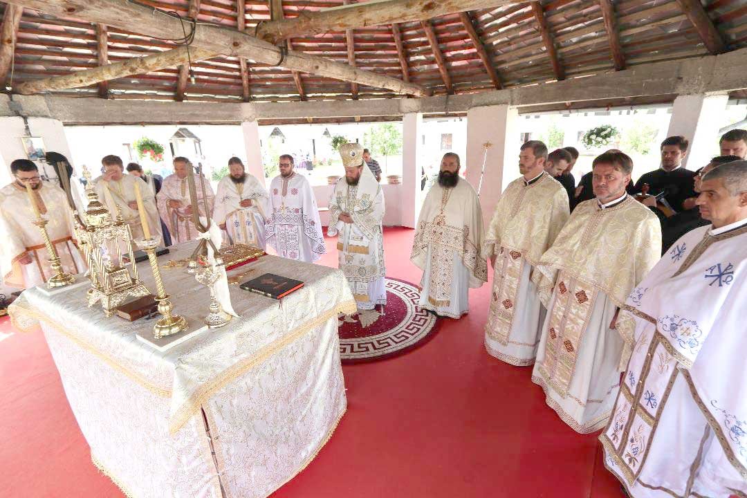 Slujiri arhierești la praznicul Schimbării la Față a lui Hristos 123092