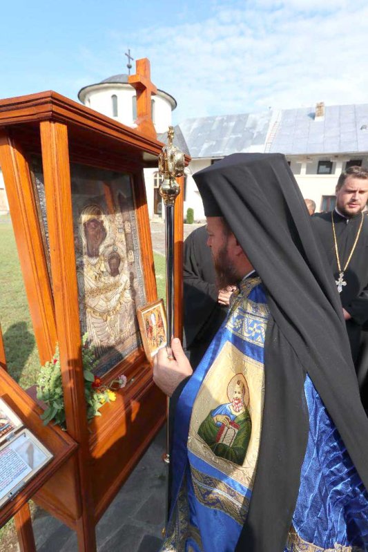 Slujiri arhierești la praznicul Schimbării la Față a lui Hristos 123093