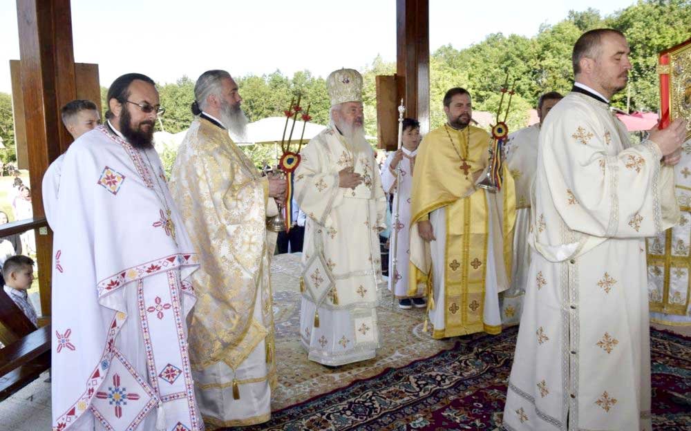 Hramul Mănăstirii de la Piatra Craiului 123153